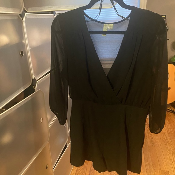 Romper - Picture 2 of 4